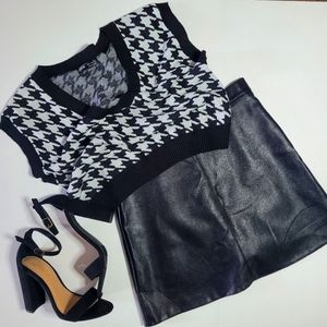 🌷Shein Houndstooth Sweater Vest Size Small